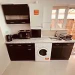 Spacious 1 Bed Flat Near Heathrow